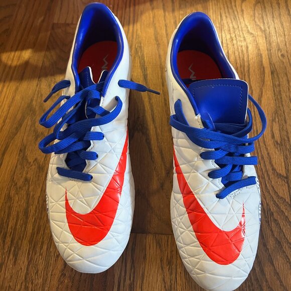 Women's Soccer Cleats (Nike Hypervenom size 6.5) - Picture 1 of 3